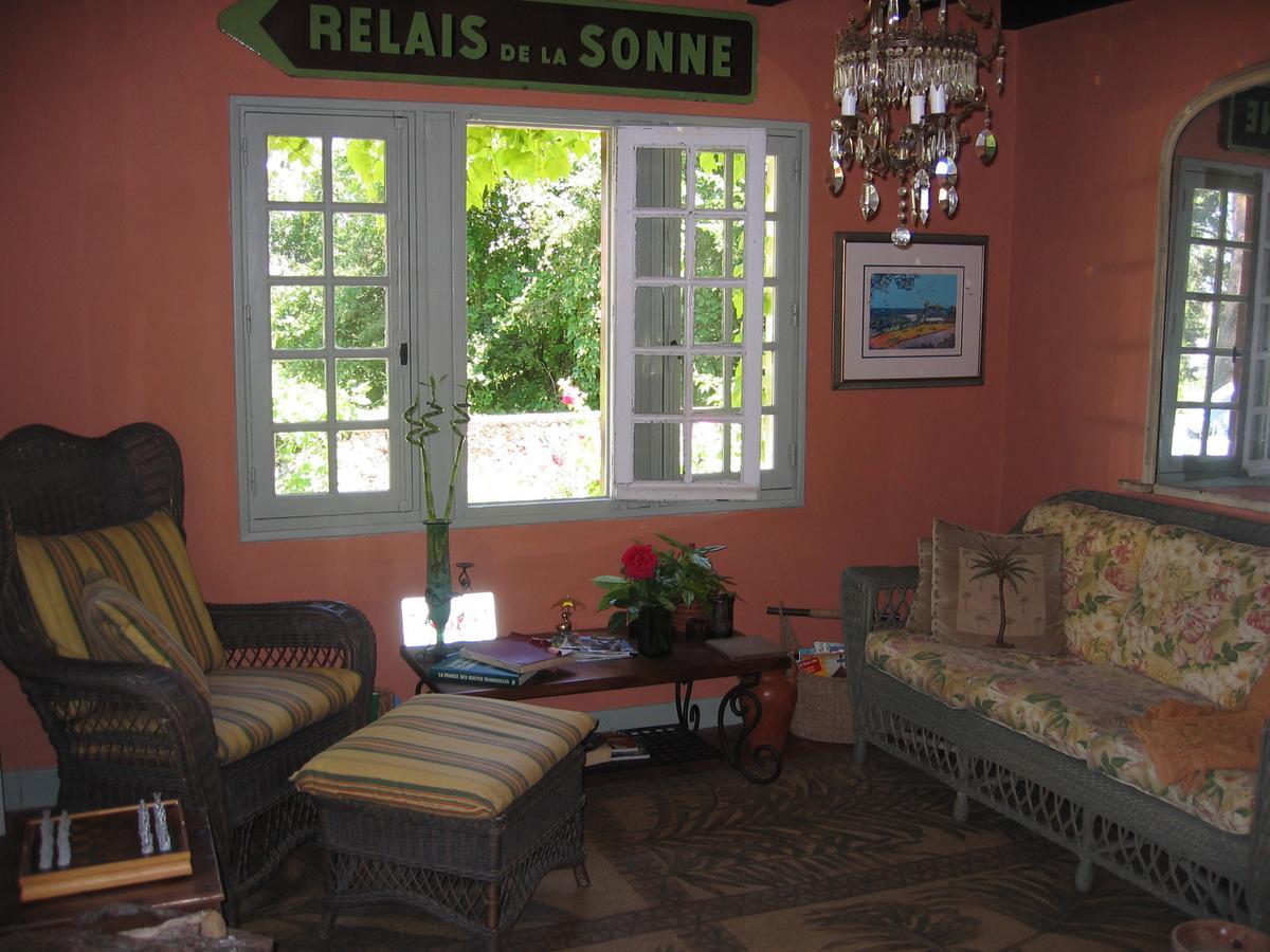 Le Canard Au Parapluie Rouge Bed & Breakfast Celon Ngoại thất bức ảnh